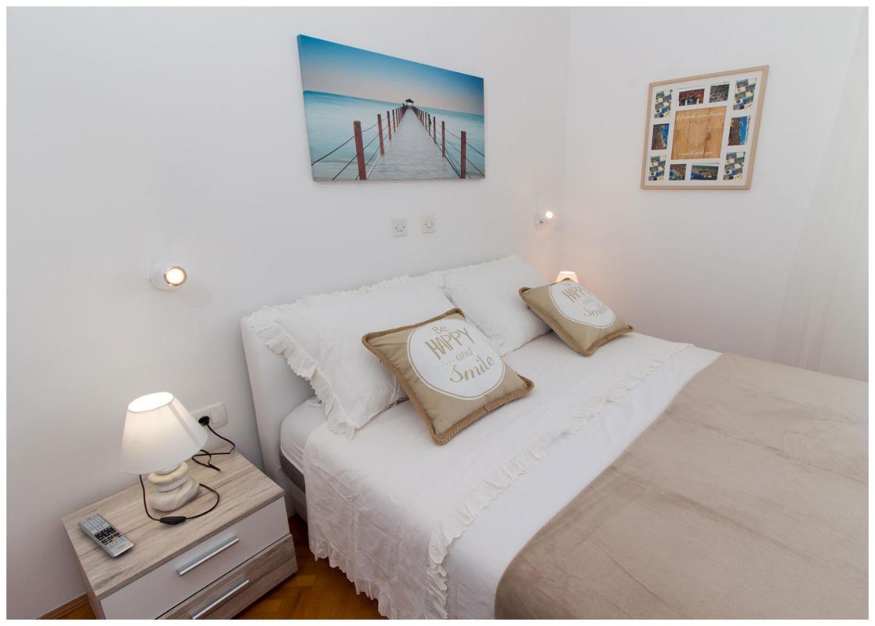 Large Apartment Between Split And Trogir Kastela Luaran gambar