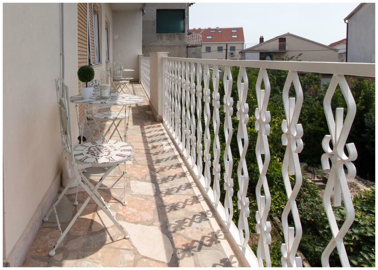 Large Apartment Between Split And Trogir Kastela Luaran gambar