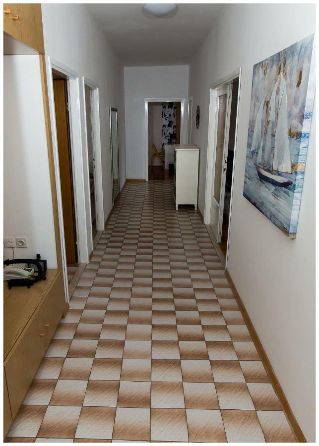Large Apartment Between Split And Trogir Kastela Luaran gambar