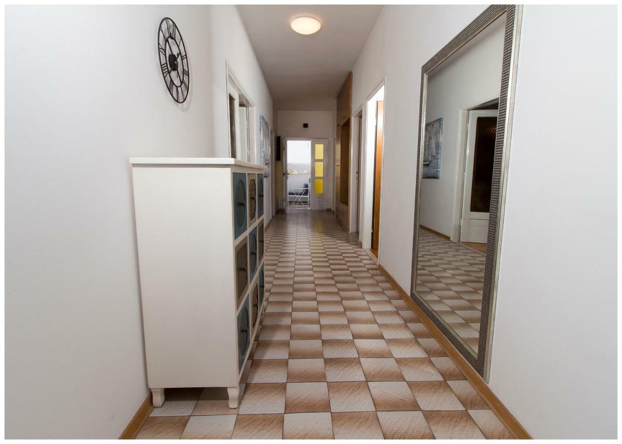 Large Apartment Between Split And Trogir Kastela Luaran gambar