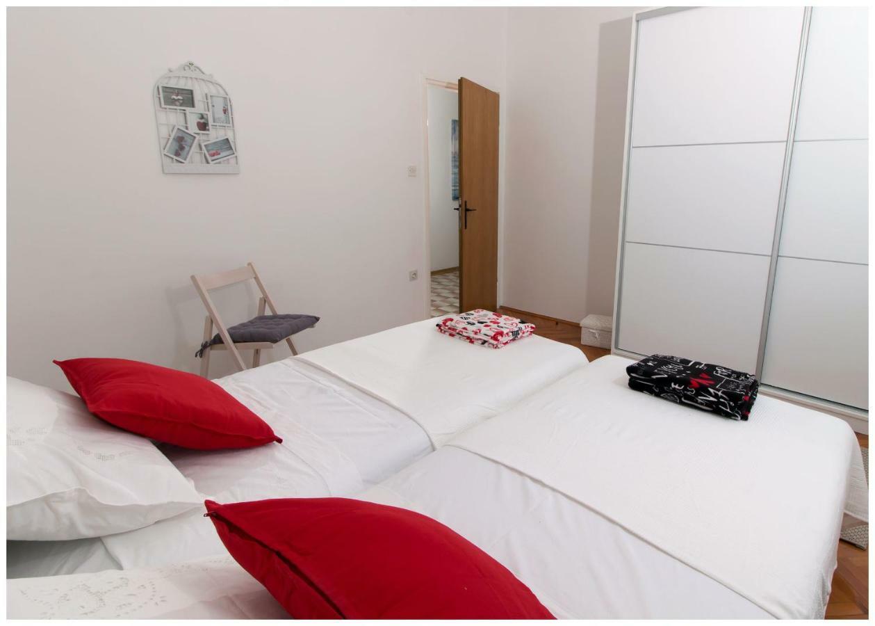 Large Apartment Between Split And Trogir Kastela Luaran gambar